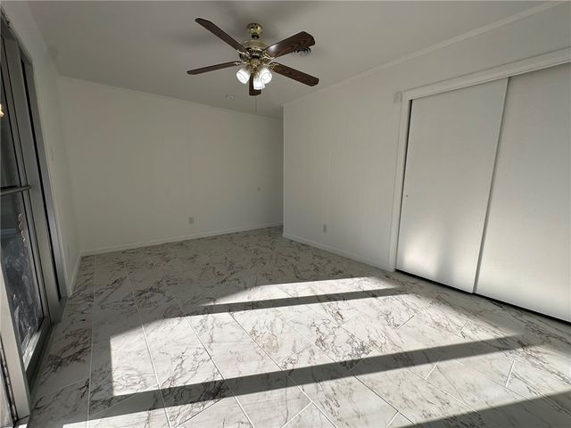 136 Daniel Moore St, Portland, TX 78374