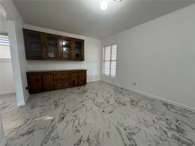 136 Daniel Moore St, Portland, TX 78374