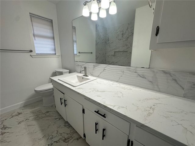 136 Daniel Moore St, Portland, TX 78374