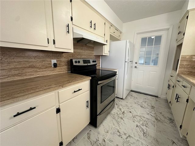 136 Daniel Moore St, Portland, TX 78374