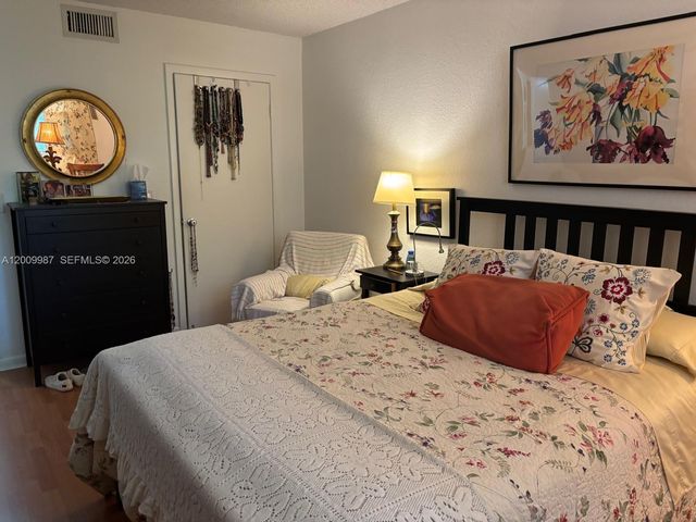 8225 Lake Dr 404, Doral, FL 33166