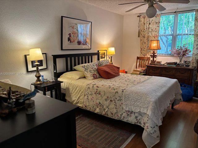 8225 Lake Dr 404, Doral, FL 33166