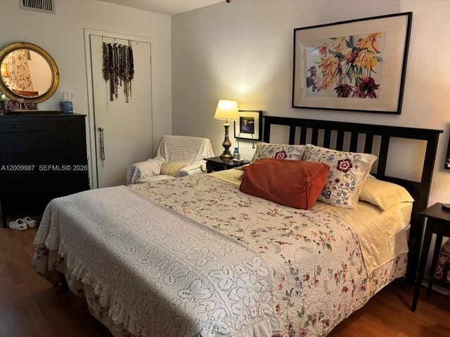 8225 Lake Dr 404, Doral, FL 33166