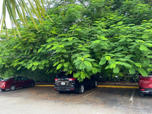 8225 Lake Dr 404, Doral, FL 33166