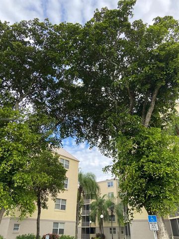 8225 Lake Dr 404, Doral, FL 33166