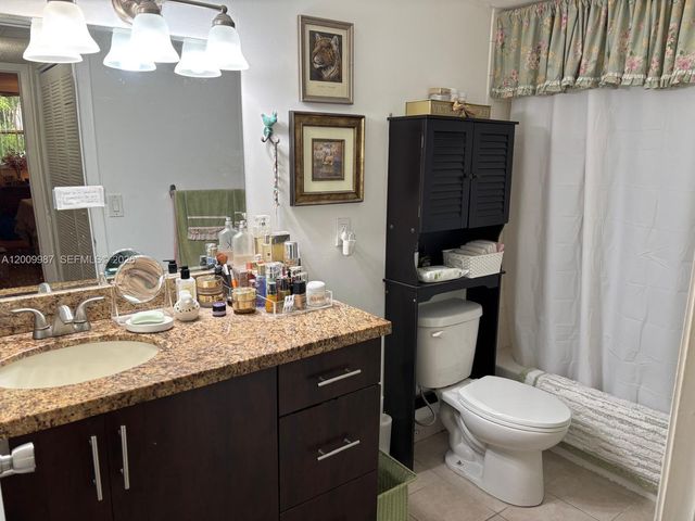 8225 Lake Dr 404, Doral, FL 33166