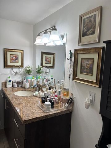 8225 Lake Dr 404, Doral, FL 33166