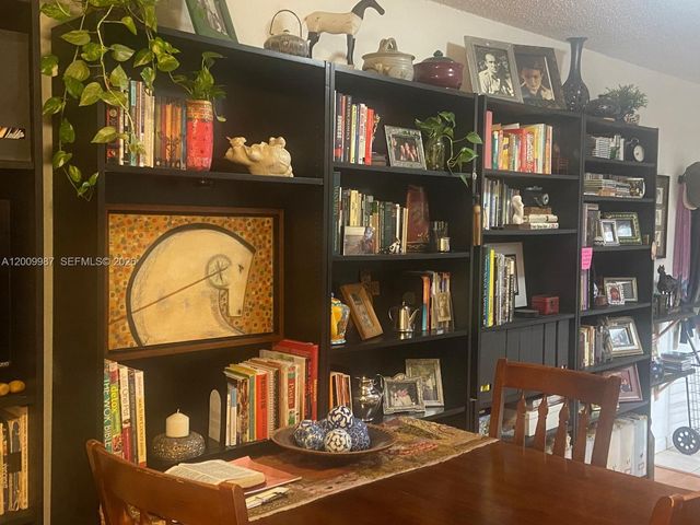 8225 Lake Dr 404, Doral, FL 33166