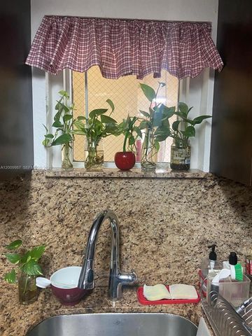 8225 Lake Dr 404, Doral, FL 33166