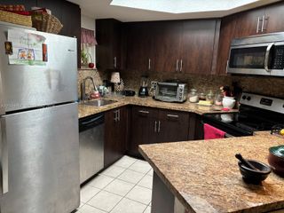 8225 Lake Dr 404, Doral, FL 33166