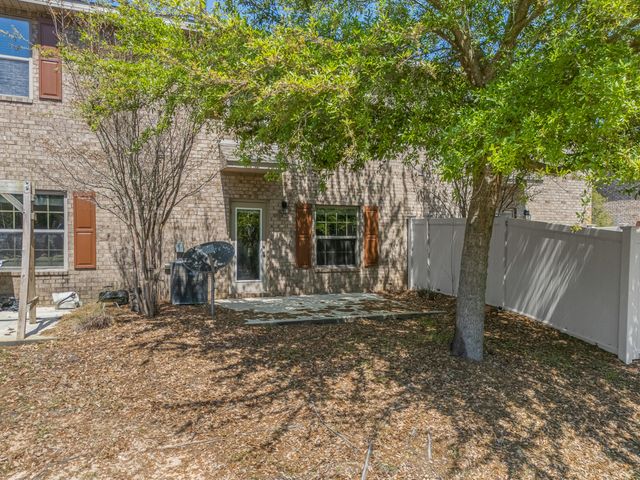 8847 Brown Pelican Circle, Navarre, FL 32566