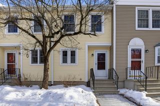 117 Fox Hollow Way, Manchester, NH 03104