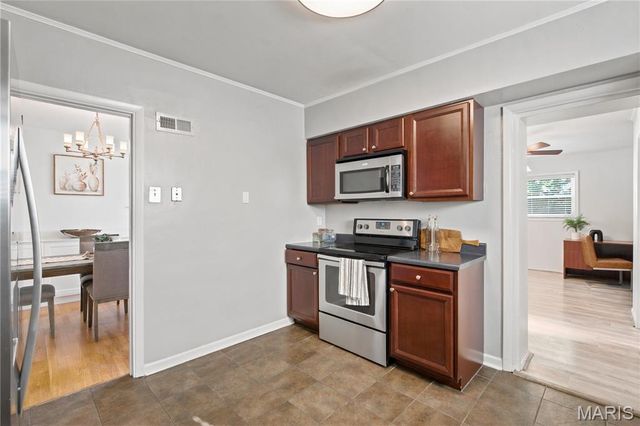 6533 Tholozan Avenue, St Louis, MO 63109