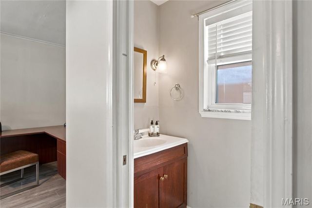 6533 Tholozan Avenue, St Louis, MO 63109