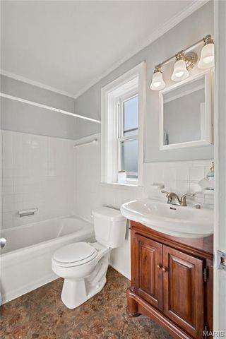 6533 Tholozan Avenue, St Louis, MO 63109