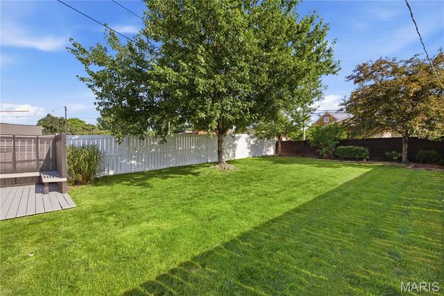 6533 Tholozan Avenue, St Louis, MO 63109