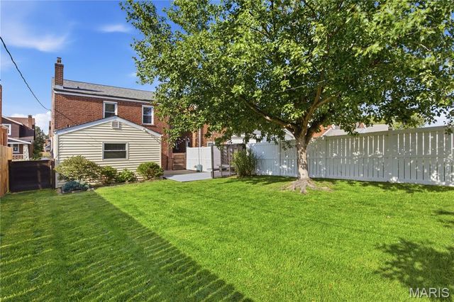 6533 Tholozan Avenue, St Louis, MO 63109