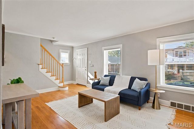 6533 Tholozan Avenue, St Louis, MO 63109