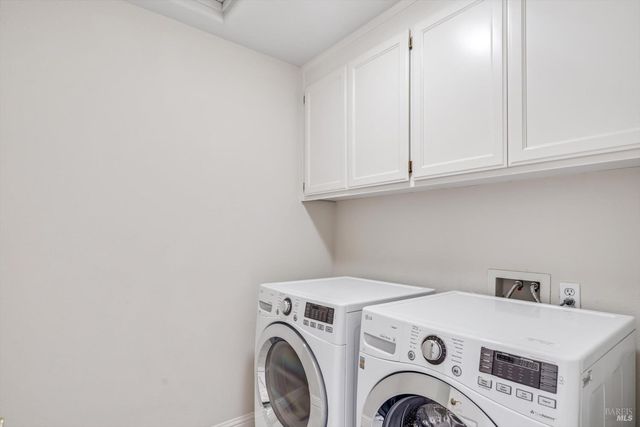 772 McClelland Dr, Windsor, CA 95492