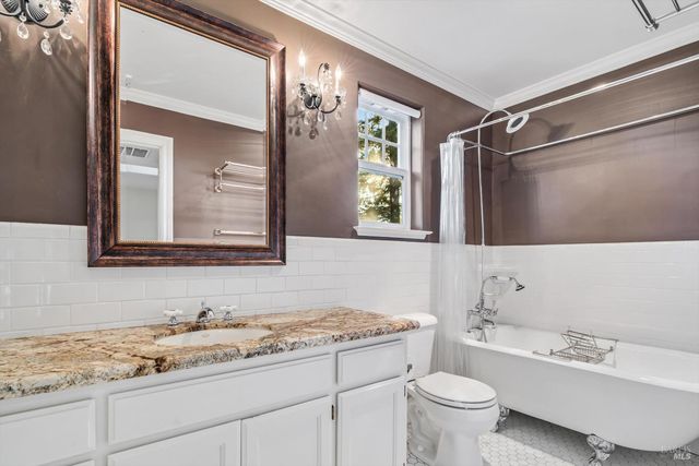 772 McClelland Dr, Windsor, CA 95492