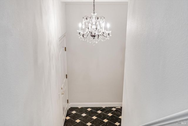 772 McClelland Dr, Windsor, CA 95492