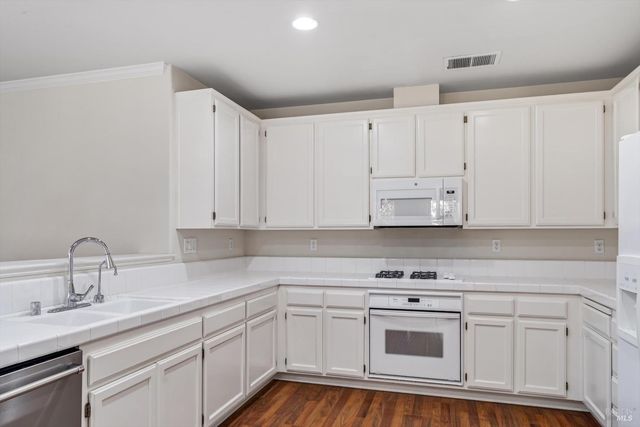 772 McClelland Dr, Windsor, CA 95492