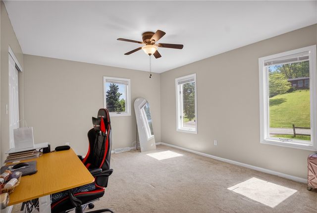 59 Hartl Ln, Baldwin Boro, PA 15227