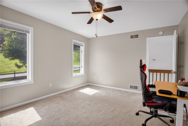 59 Hartl Ln, Baldwin Boro, PA 15227
