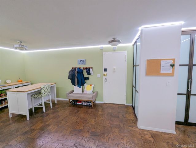 100 E Hartsdale Avenue 4JE, Hartsdale, NY 10530