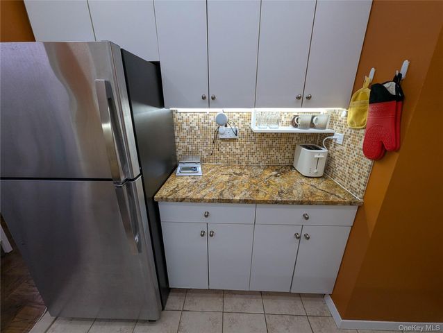 100 E Hartsdale Avenue 4JE, Hartsdale, NY 10530