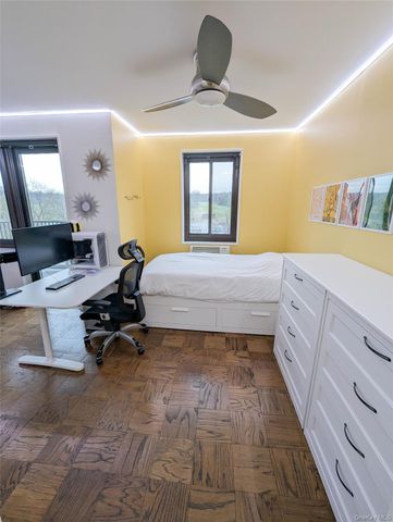 100 E Hartsdale Avenue 4JE, Hartsdale, NY 10530