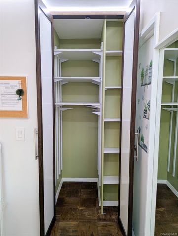 100 E Hartsdale Avenue 4JE, Hartsdale, NY 10530