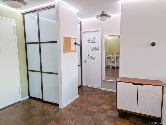 100 E Hartsdale Avenue 4JE, Hartsdale, NY 10530