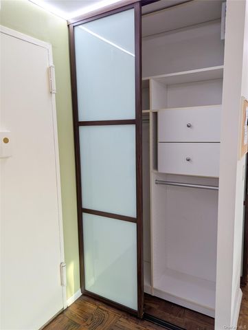 100 E Hartsdale Avenue 4JE, Hartsdale, NY 10530