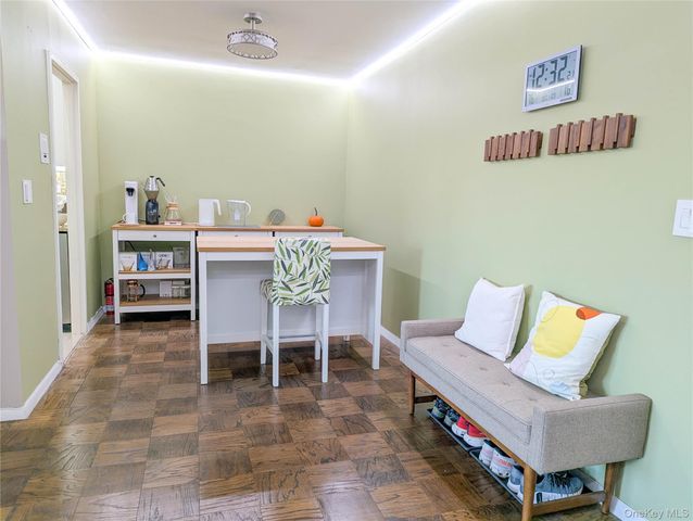 100 E Hartsdale Avenue 4JE, Hartsdale, NY 10530