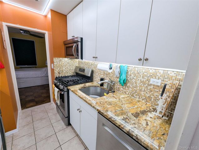 100 E Hartsdale Avenue 4JE, Hartsdale, NY 10530