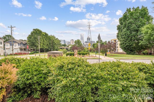343 Hurston Circle, Charlotte, NC 28208