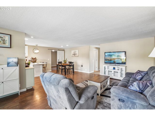 20840 Sw JAY St, Beaverton, OR 97003