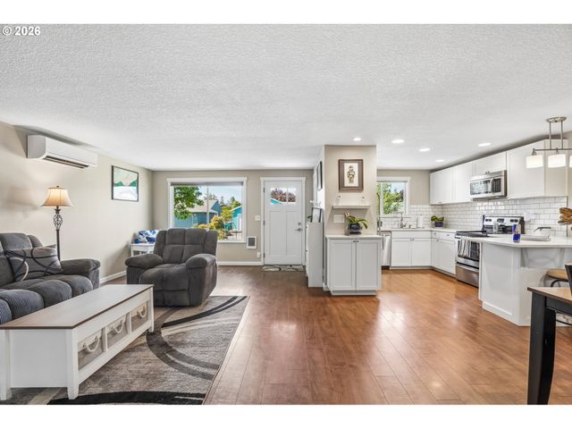 20840 Sw JAY St, Beaverton, OR 97003