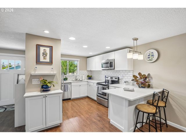 20840 Sw JAY St, Beaverton, OR 97003