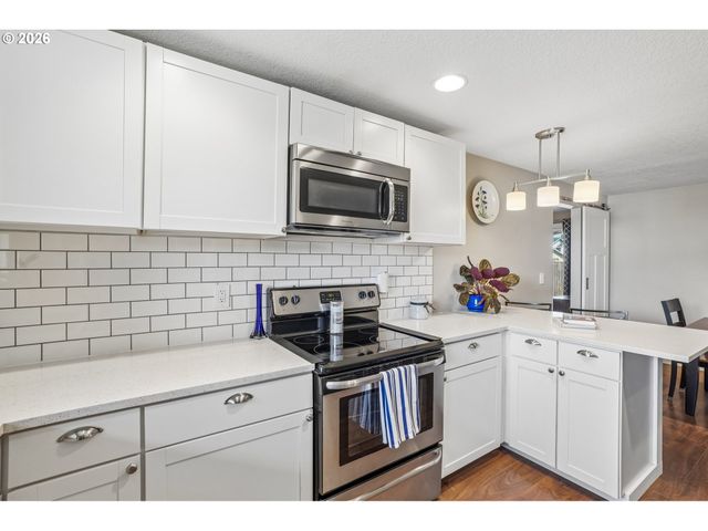 20840 Sw JAY St, Beaverton, OR 97003
