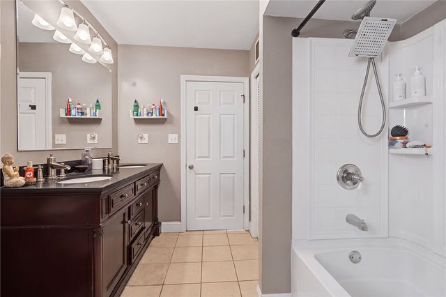 348 Park Place, Woonsocket, RI 02895