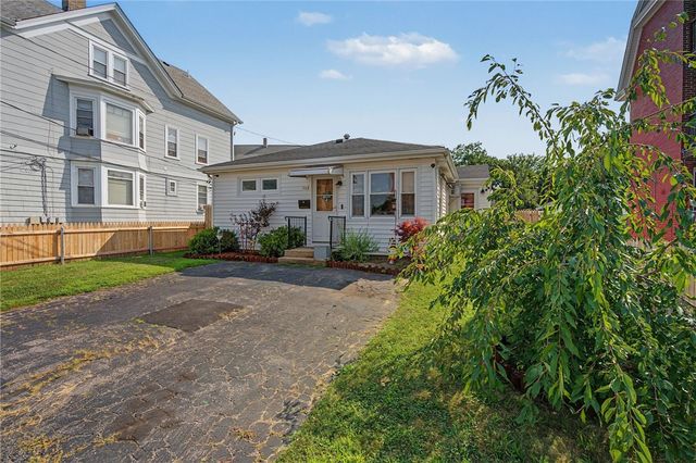 348 Park Place, Woonsocket, RI 02895
