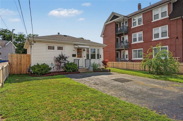 348 Park Place, Woonsocket, RI 02895