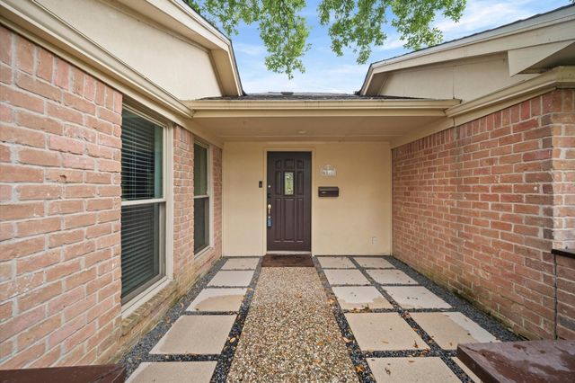 6114 Rollingbrook Drive, Houston, TX 77096