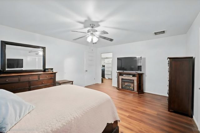 6114 Rollingbrook Drive, Houston, TX 77096