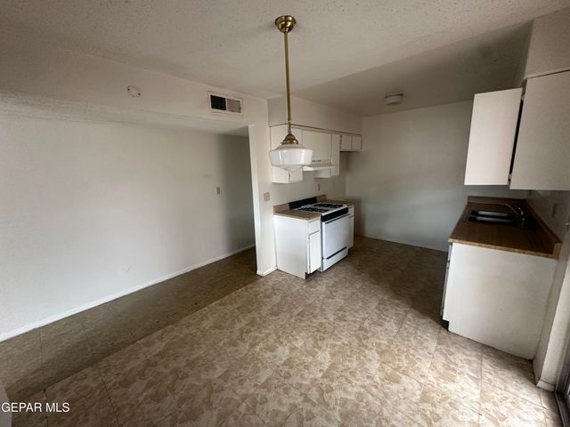2901 Beachcomber Avenue B, El Paso, TX 79936
