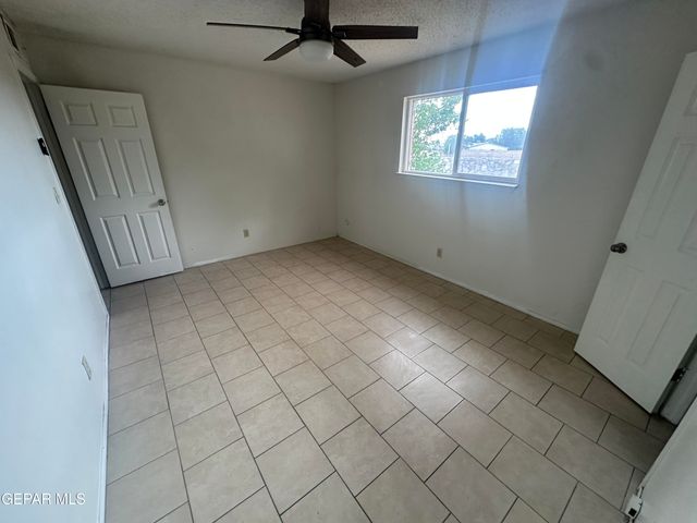 2901 Beachcomber Avenue B, El Paso, TX 79936