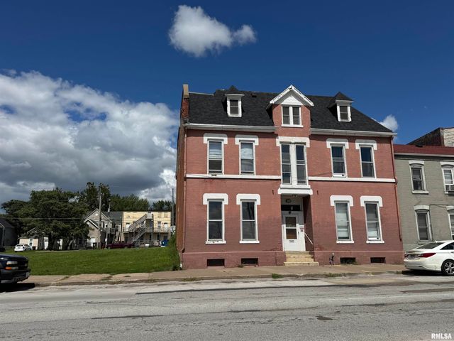 710 W 3RD Street, Davenport, IA 52802