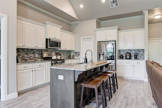 8751 Overlook Drive, Guthrie, OK 73044